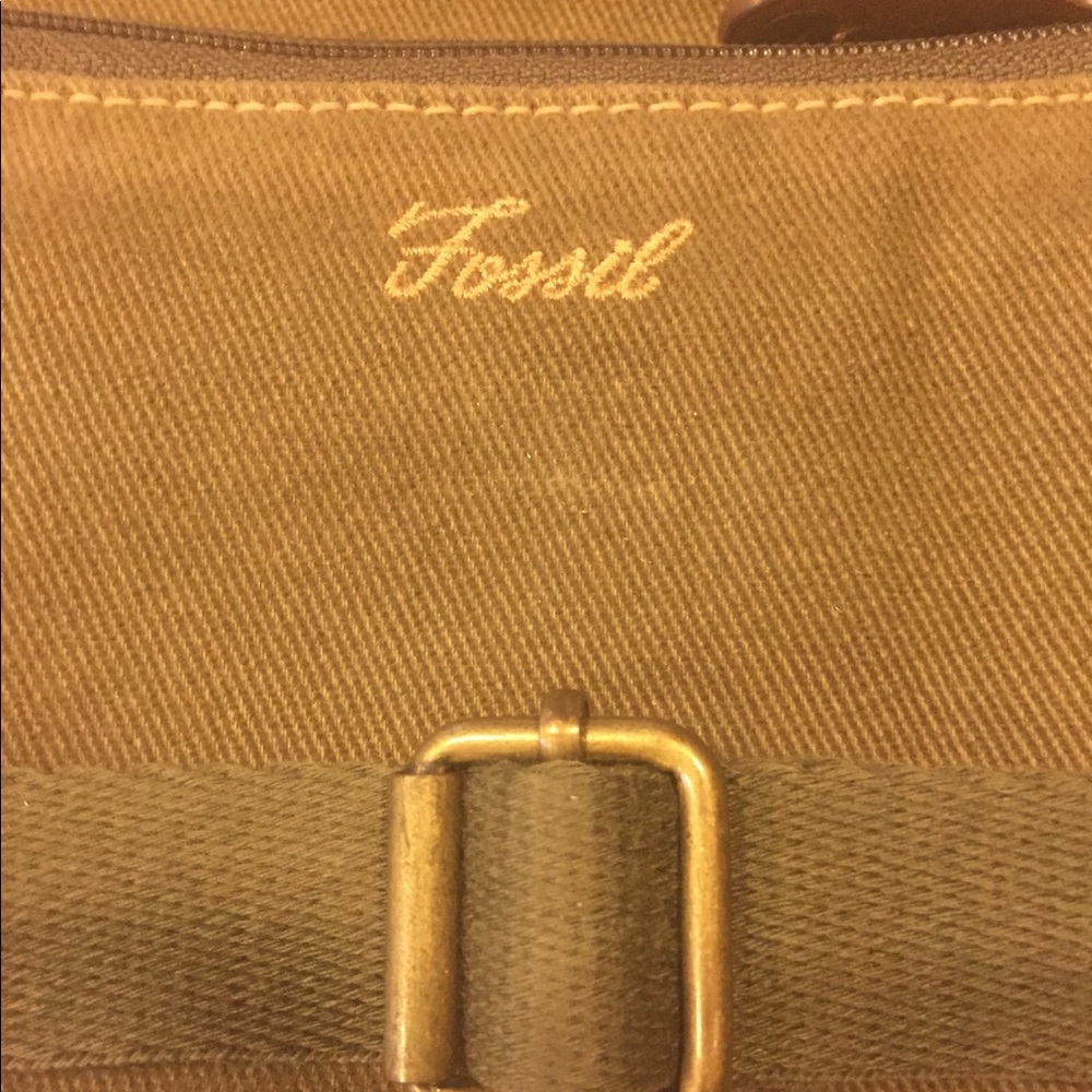 🍁Army Green Canvas Fossil